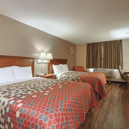Lake Mills Econo Lodge מראה חיצוני תמונה