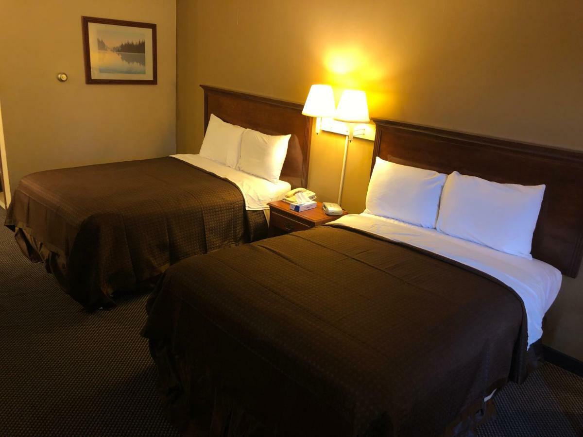 Lake Mills Econo Lodge מראה חיצוני תמונה
